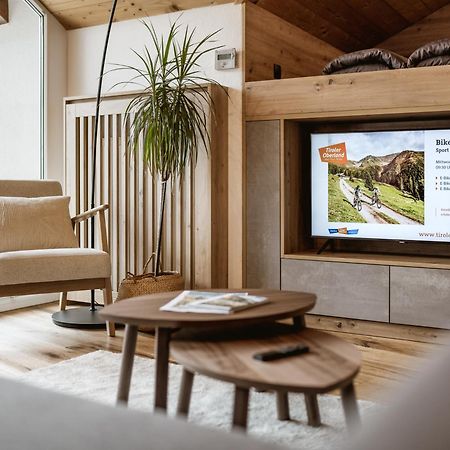 Alpenapartments Ried im Oberinntal Exterior photo
