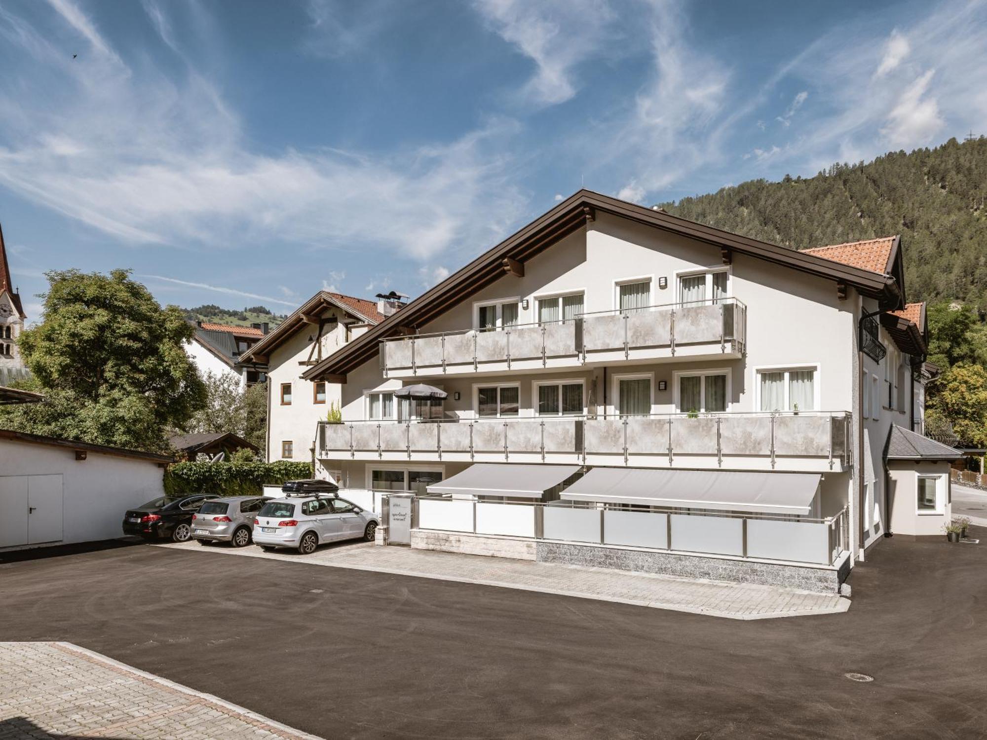 Alpenapartments Ried im Oberinntal Exterior photo