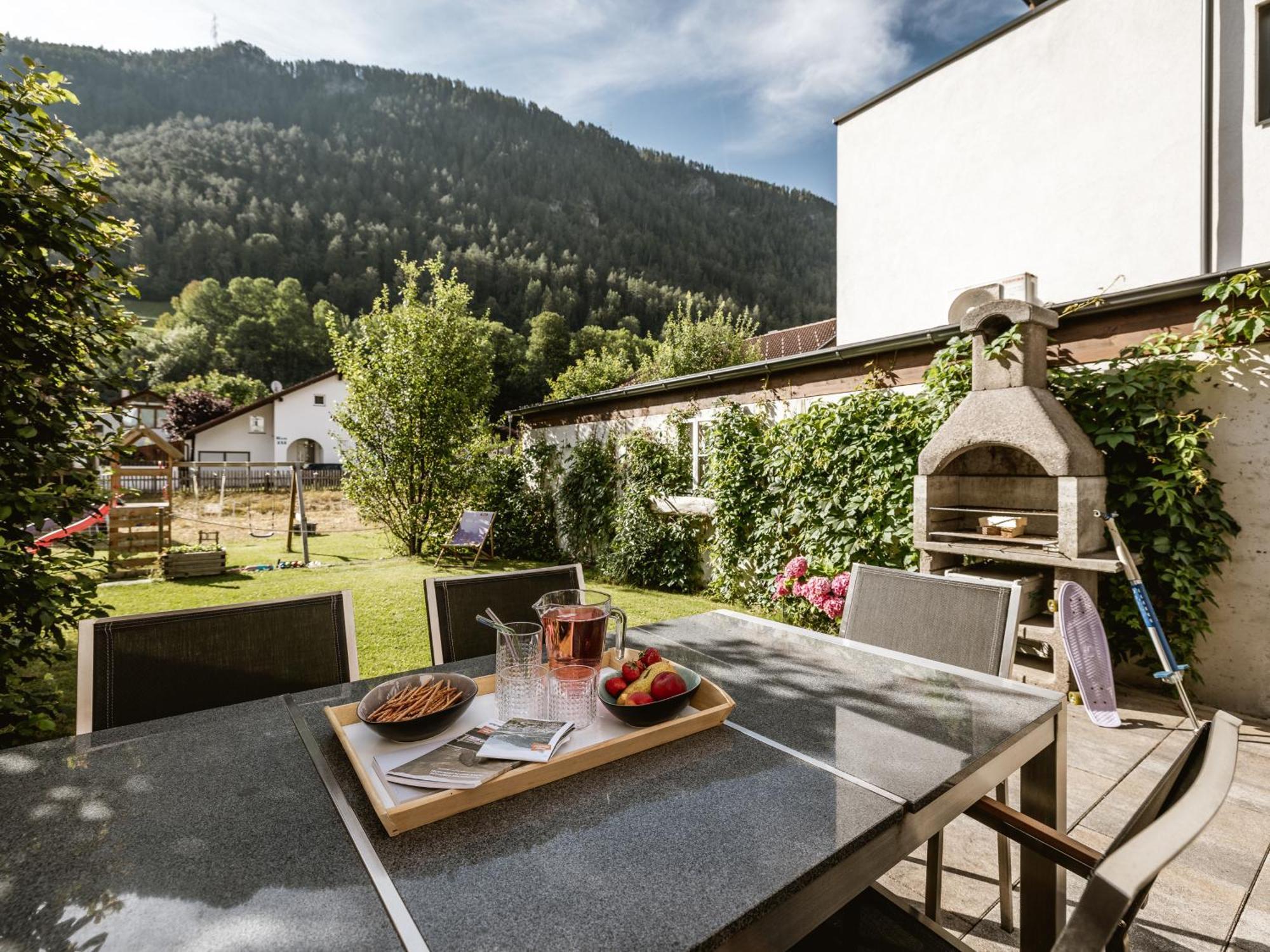 Alpenapartments Ried im Oberinntal Exterior photo