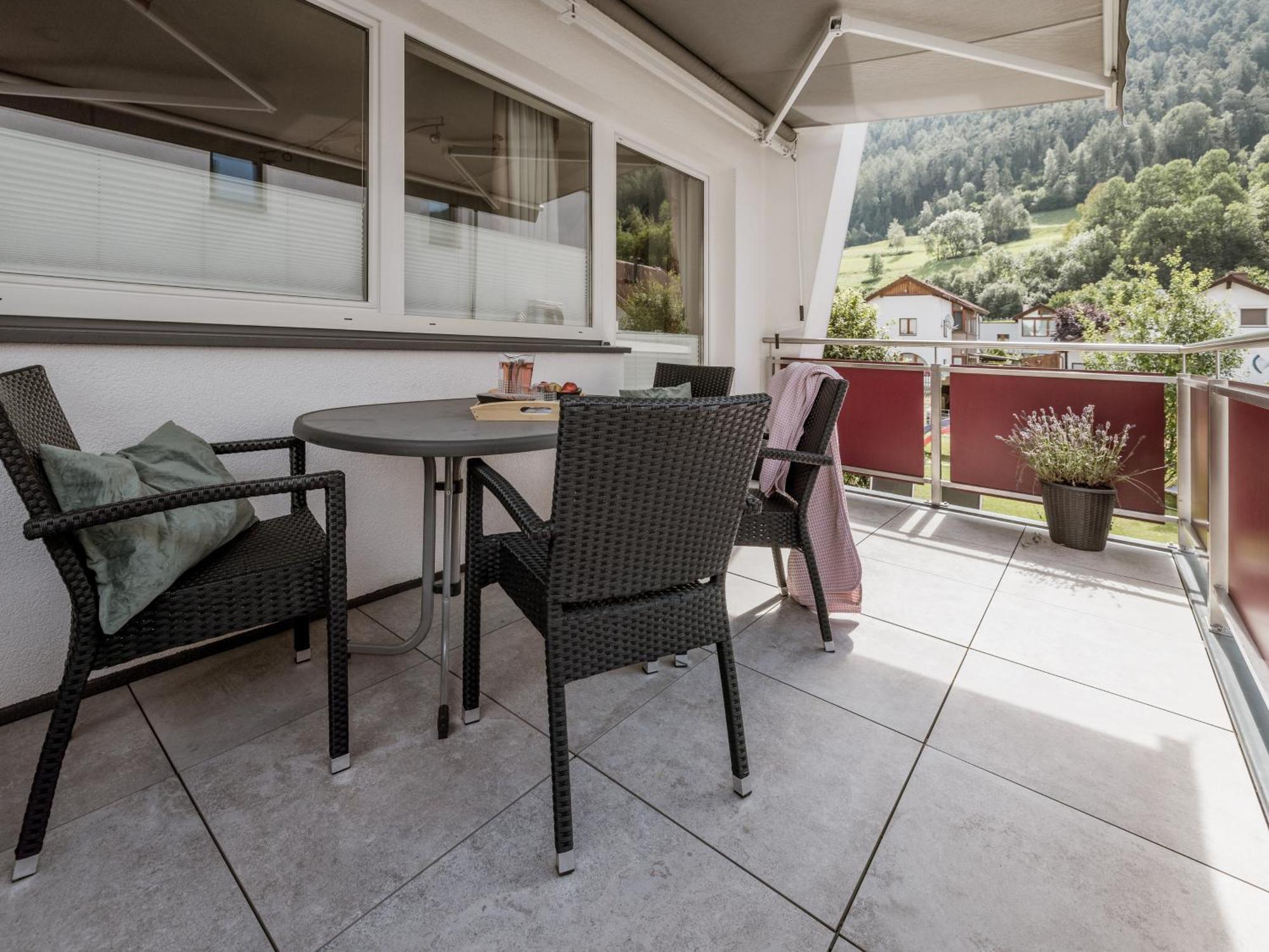 Alpenapartments Ried im Oberinntal Room photo